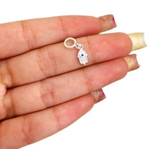 Berloque Mão Hamsa com Zircônias