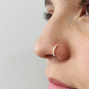 Piercing Argola Cravejada de Nariz 8 mm
