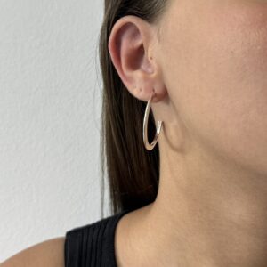 Argola Achatada Fio Liso 30 mm Com Tarraxa