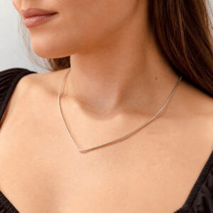 Choker Aro 2 mm Geométrico em V em Prata 925
