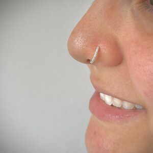 Piercing Argola Cravejada de Nariz/Hélix 9 mm