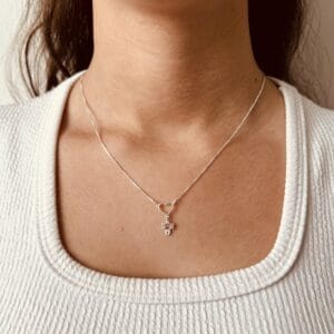 Colar Coração Vazado com Menininha de Zircônia