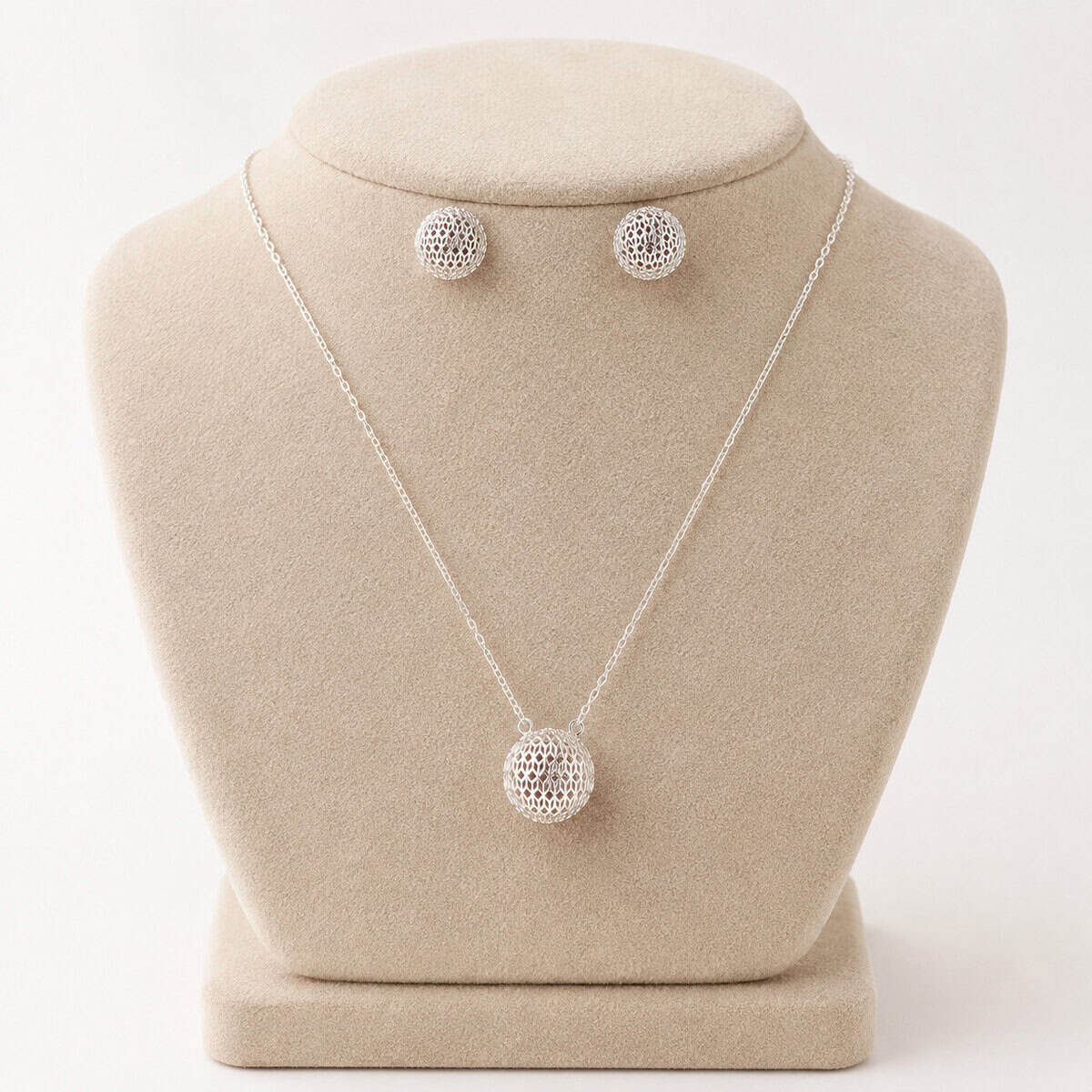 Conjunto Esfera Vazada em Prata 925 – Colar e Brincos (2)