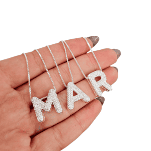 Colar Letra Cravejada Max