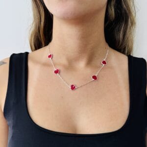 Colar 5 Corações Pedras Vermelhas