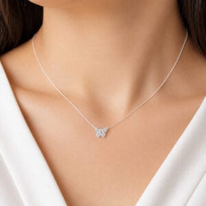 Colar Borboleta Cravejada em Prata 925