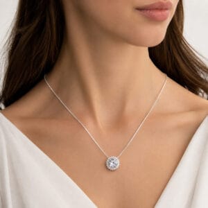 Colar Ponto de Luz Redondo com Halo de Zircônias em Prata 925