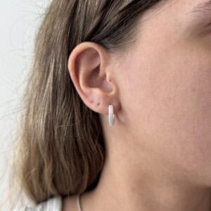 Argola Click Cravejada Detalhes 16 mm