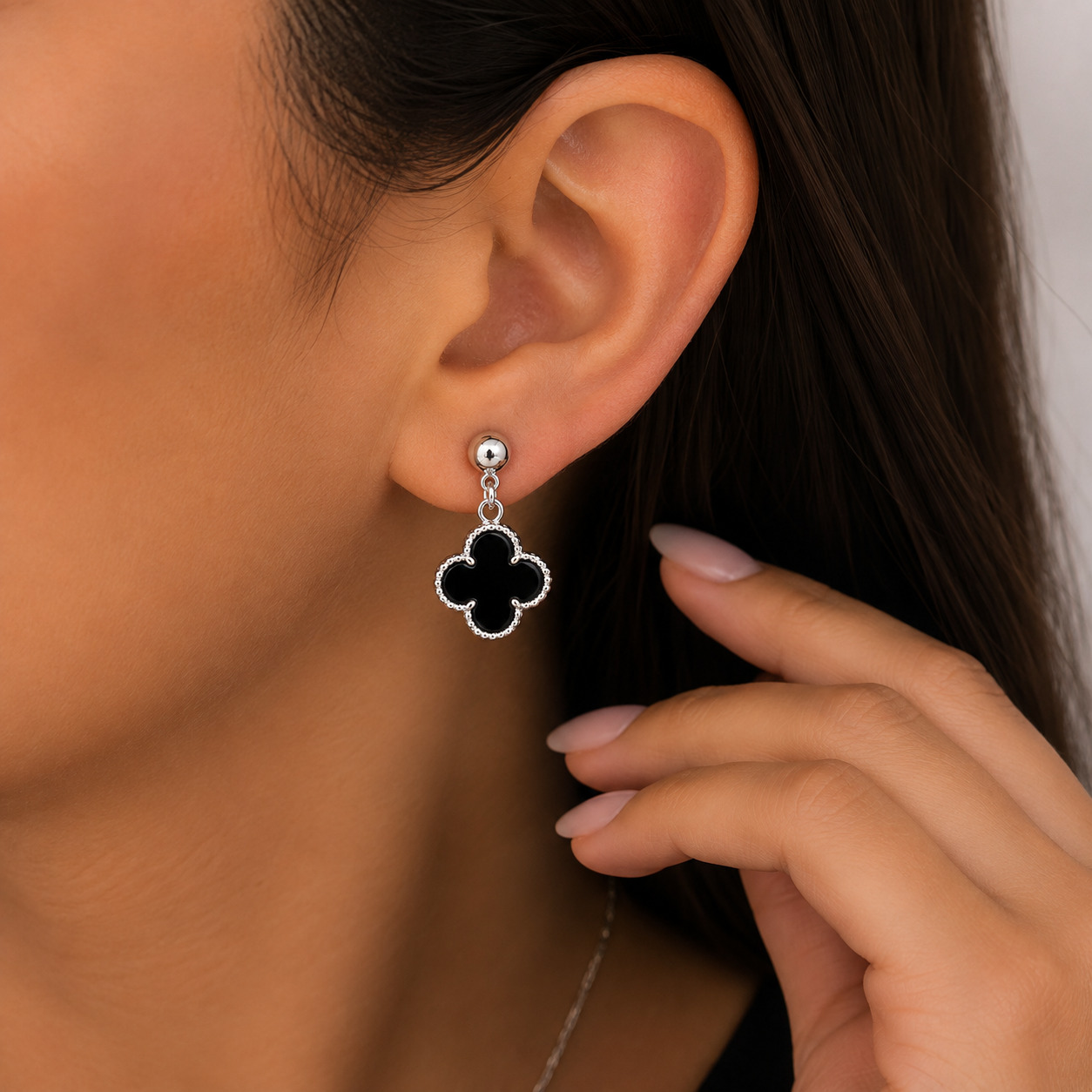 Brinco Trevo Pendente em Prata 925 – Preto ou Branco (3)