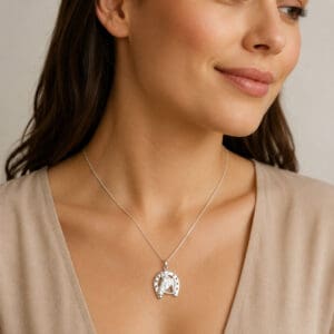 Colar Cavalo com Ferradura em Prata 925