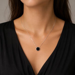 Colar Veneziana com Pingente Redondo Preto em Prata 925