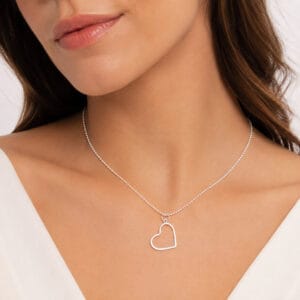 Colar Coração Vazado Deitado com Corrente de Bolinhas Diamantadas em Prata 925 – 40 cm