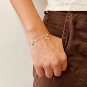 Pulseira Calda de Baleia Mini e Gota Zircônia Azul Clara