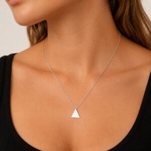 Colar Triângulo Chapa Lisa com Corrente Veneziana em Prata 925 – 45 cm