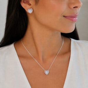 Conjunto Colar e Brinco Coração Cravejado Detalhado em Prata 925