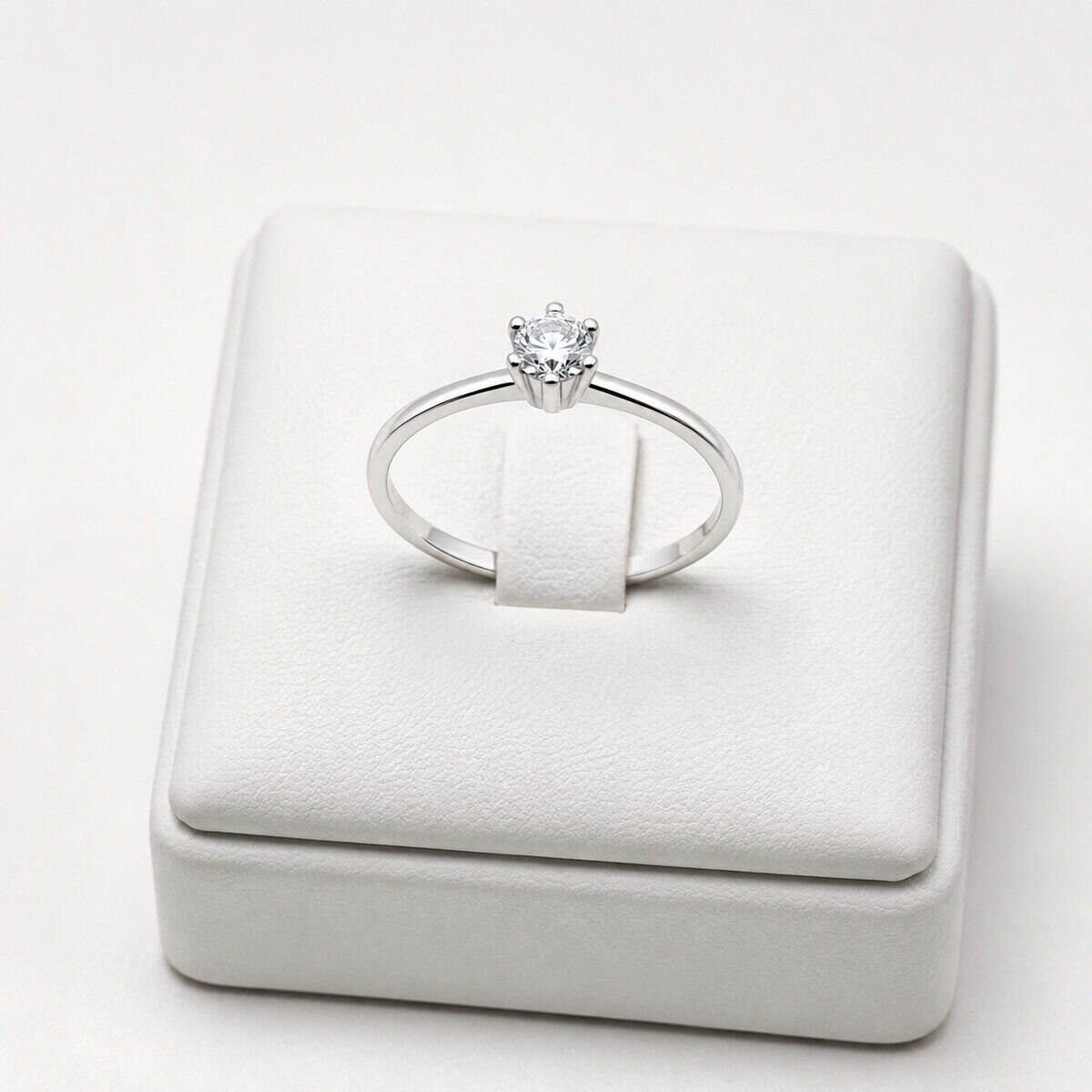 Anel Solitário em Prata 925 com Zircônia 4 mm (2)